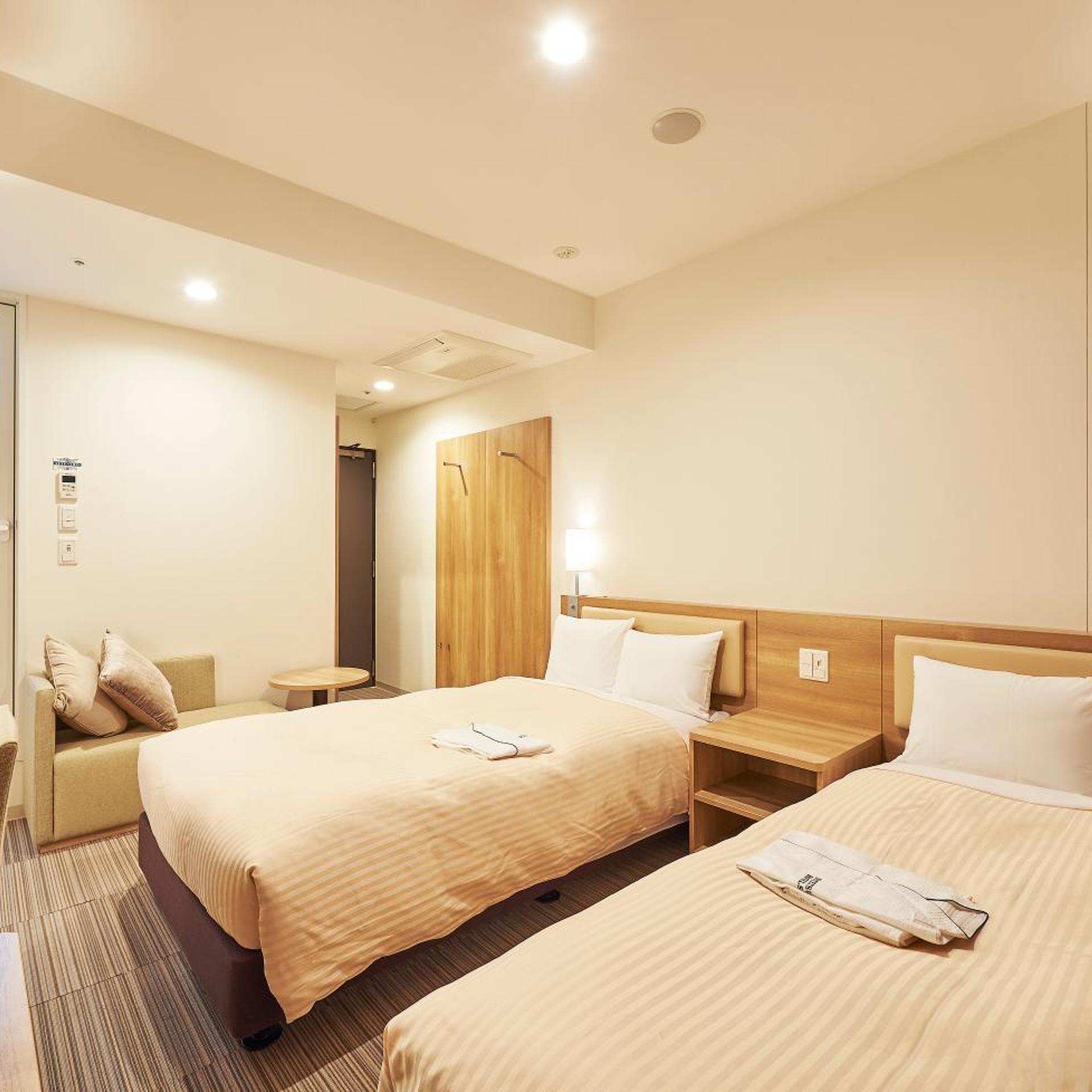 Room, Twin Beds