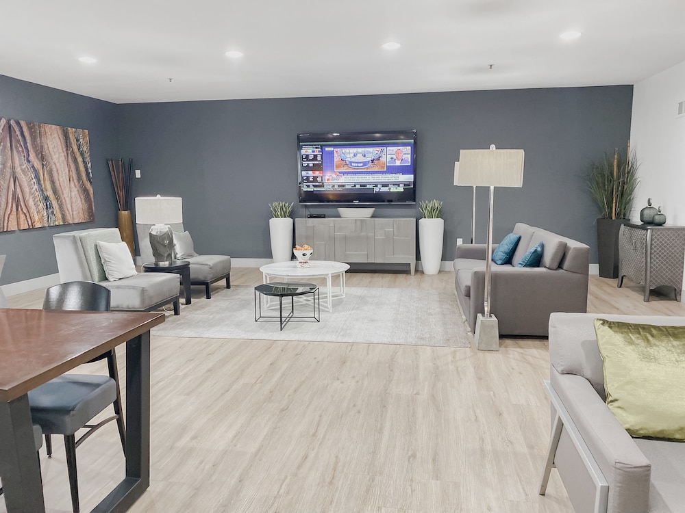 Best Western Plus Peppertree Airport Inn 41/57