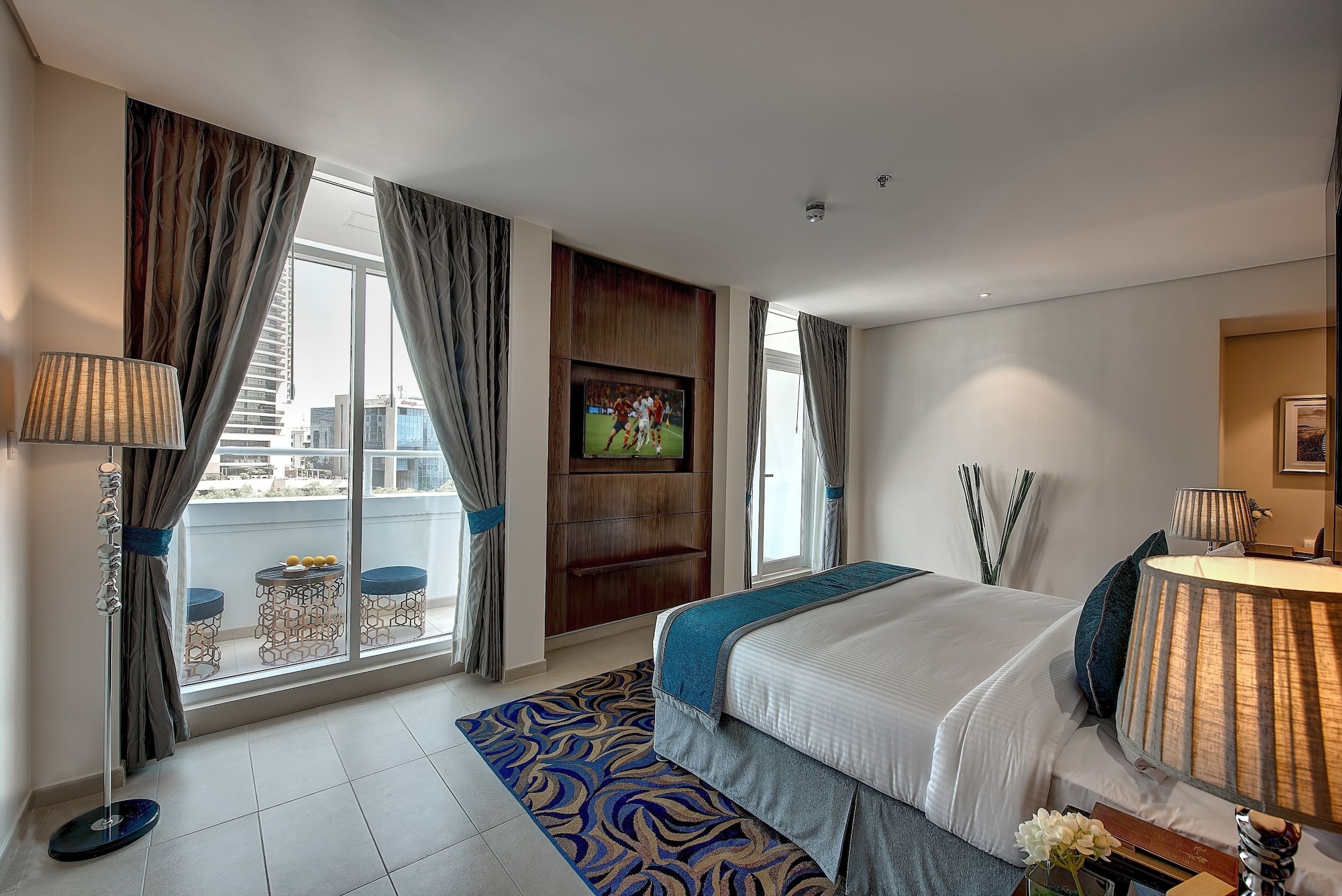 DELUXE ROOM