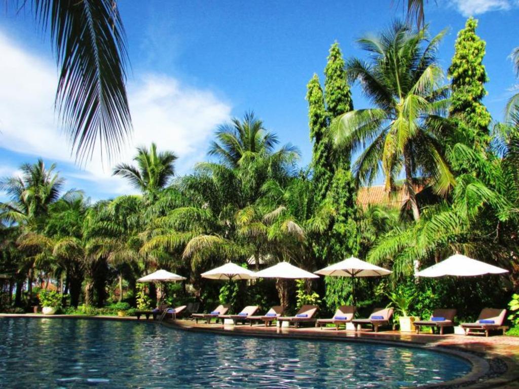 THE BEACH RESORT 26/44