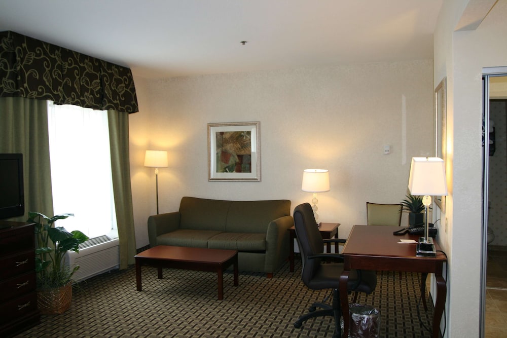 Hampton Inn & Suites Cleveland-Mentor 27/45