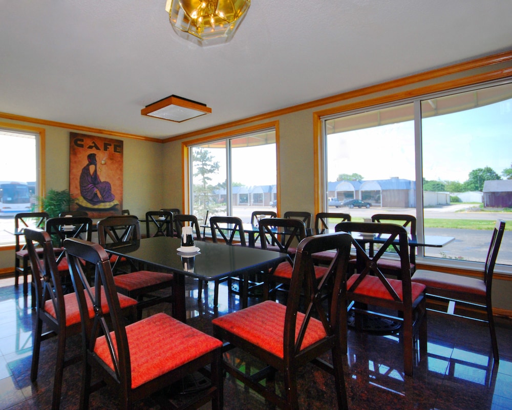 Baymont By Wyndham Sandusky 28/40