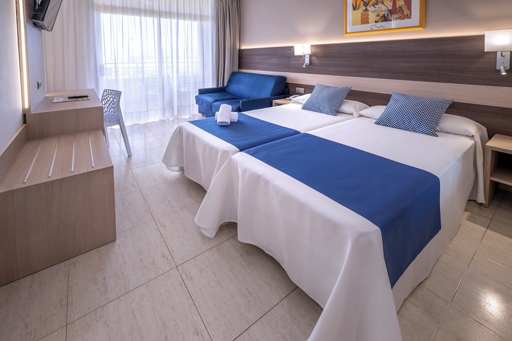 STANDARD, QUADRUPLE, TWIN BEDS, BALCONY