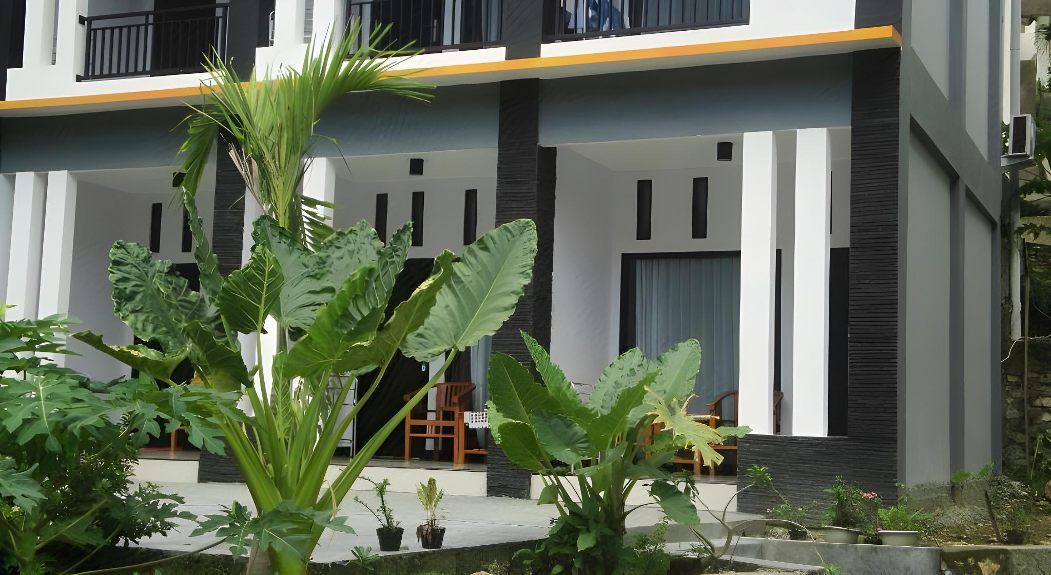 CF Komodo Hotel 6/36