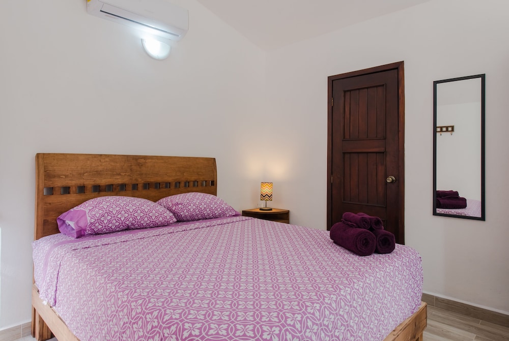 Studio, Queen Bed, Kitchenette