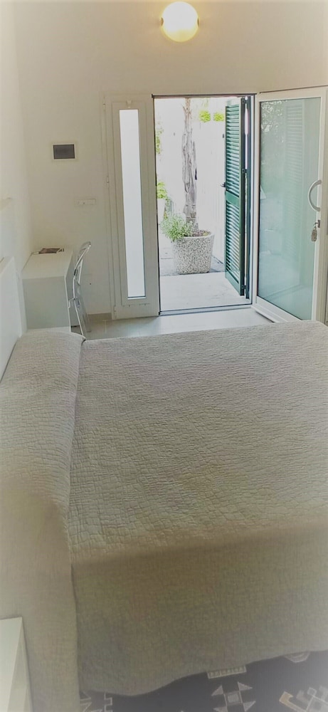 Hotel Delle Rose 50/50