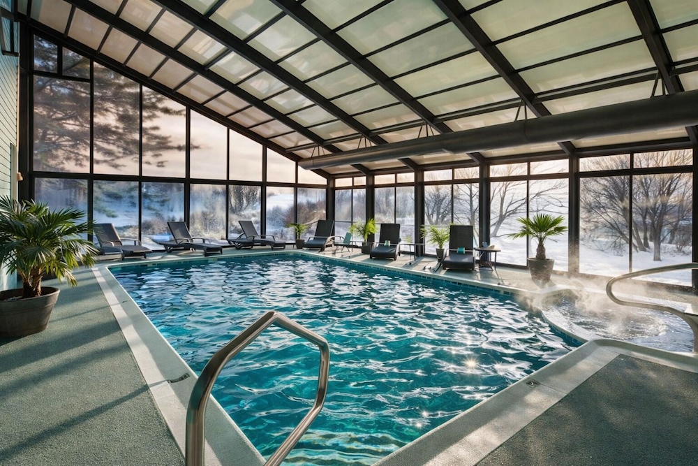 Aqua Blue Hotel & Conference Center 42/61