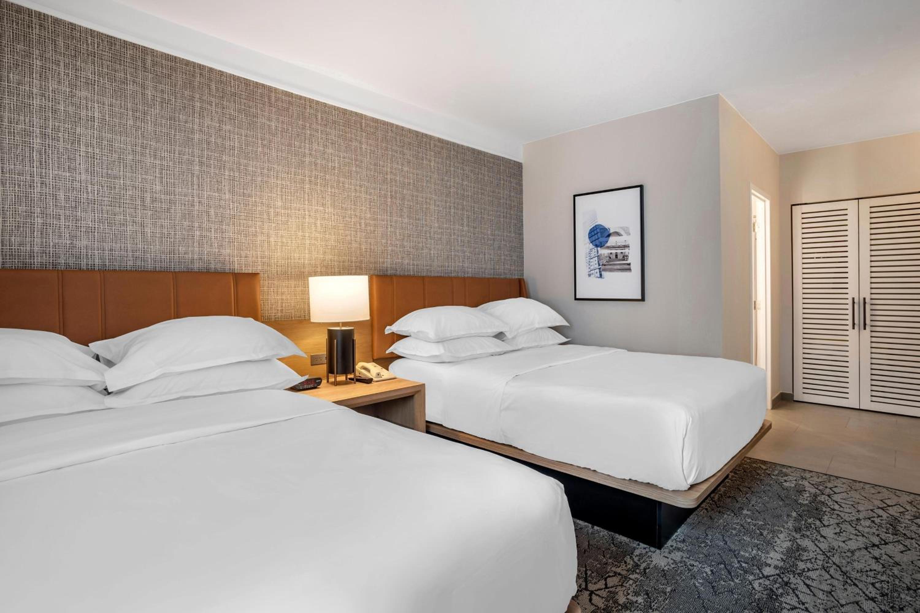 Suite, 2 Double Beds, Sofa, Club Floor, High Floor