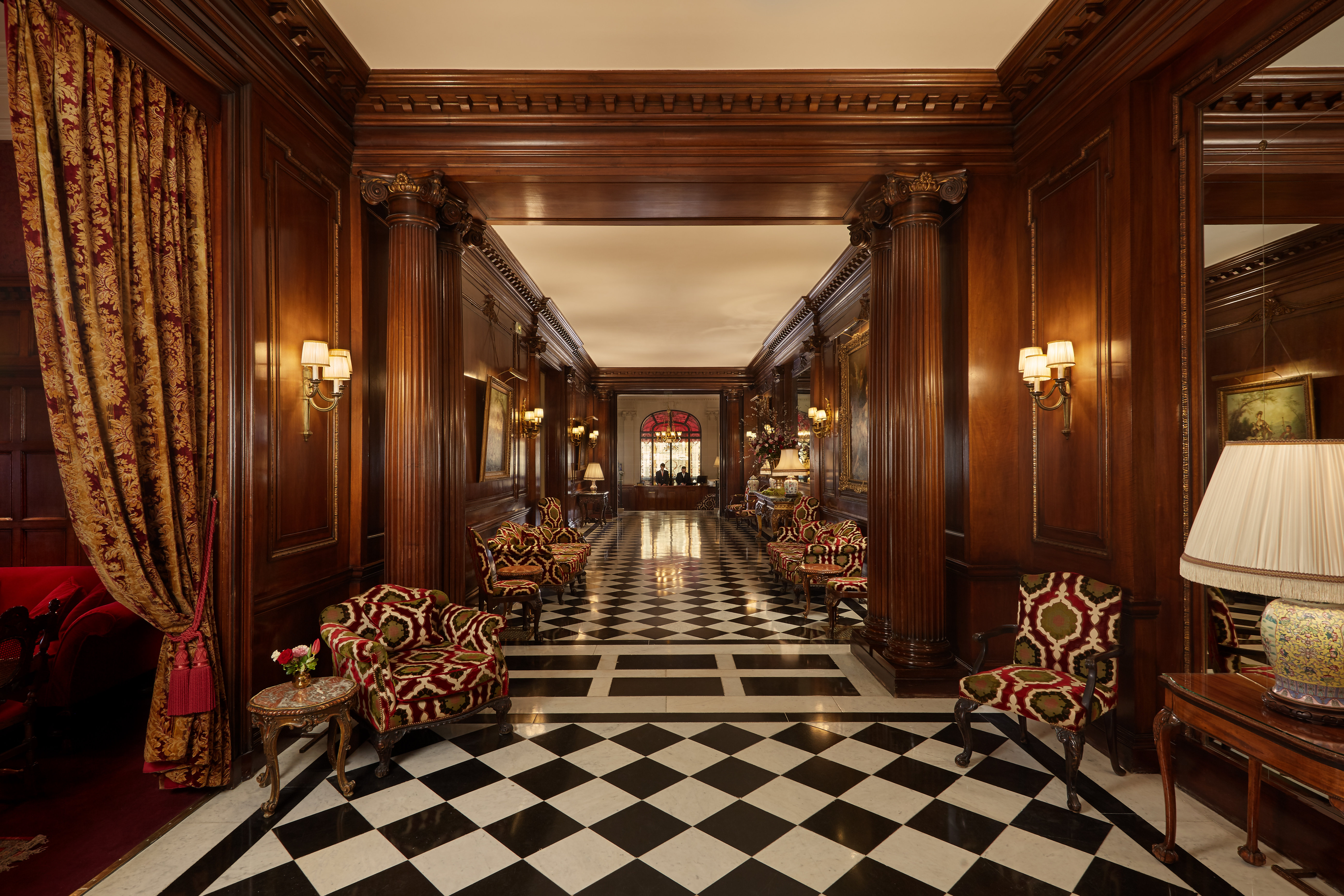 HOTEL RAPHAEL 43/80