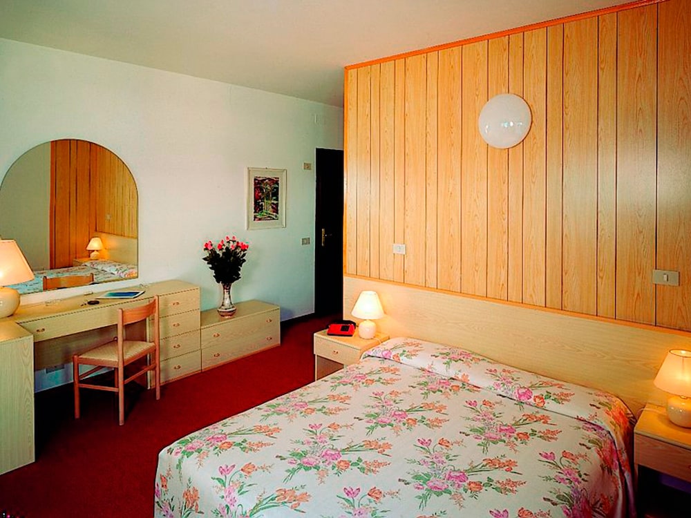 Hotel Majestic 6/70