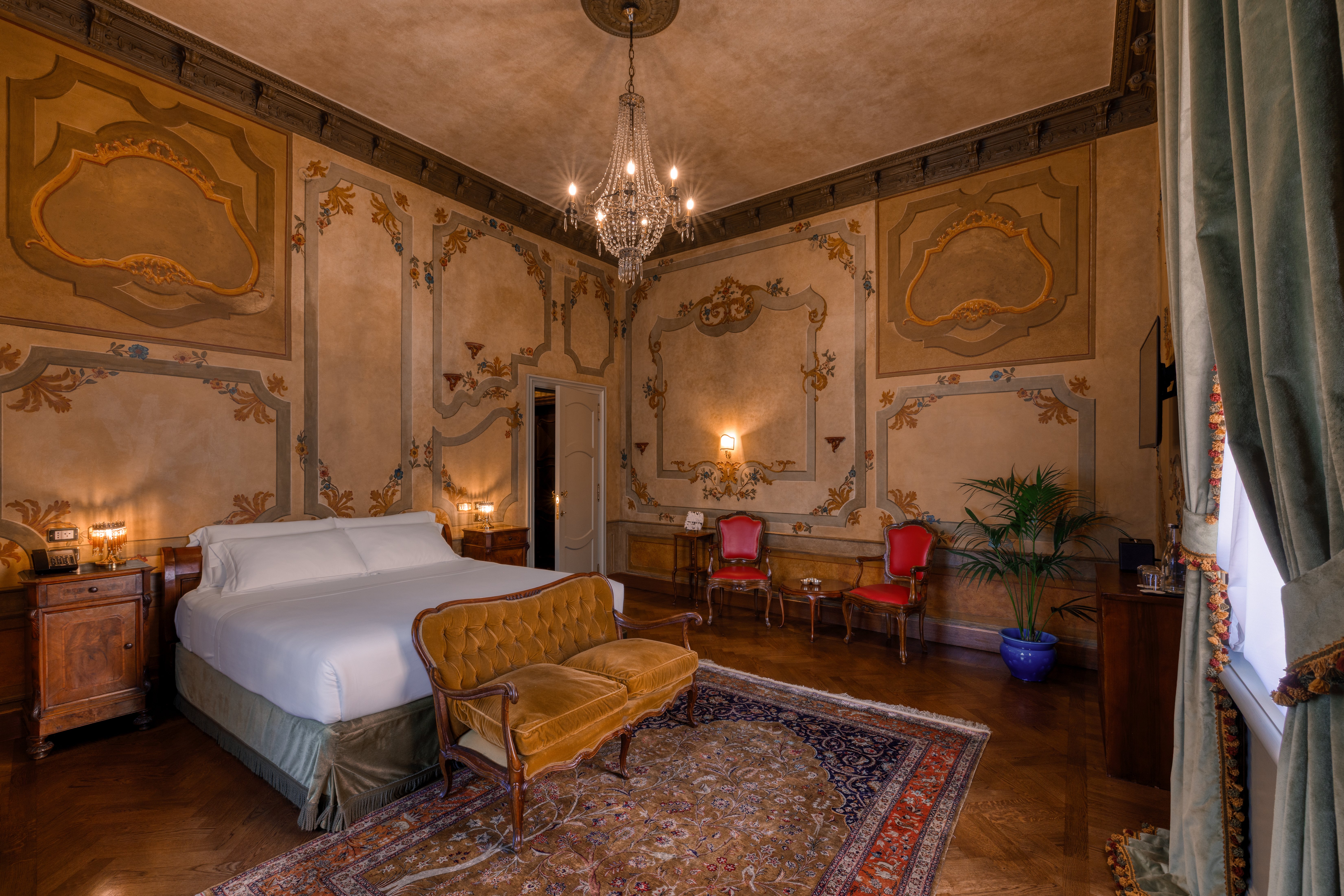 Hotel Locarno 25/73