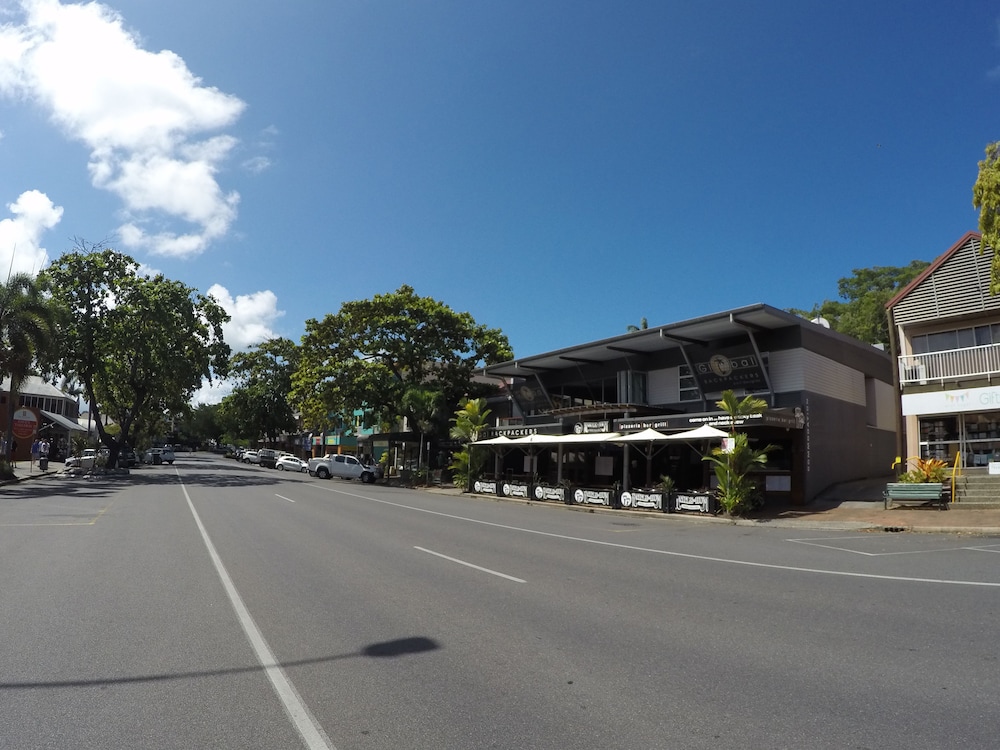 Global Backpackers - Port Douglas 26/29