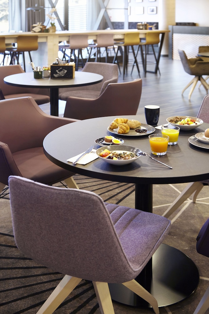 Holiday Inn - the niu, Air Frankfurt Messe by IHG 44/50