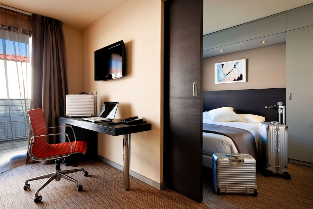 APPART HOTEL CLEMENT ADER 61/68