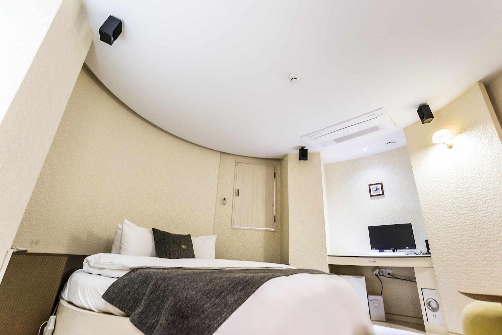 Deluxe, Double Bed