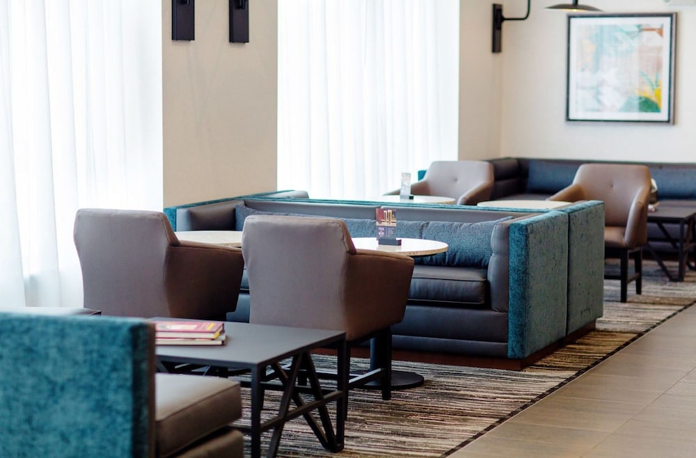 Hyatt Place Lubbock 50/54