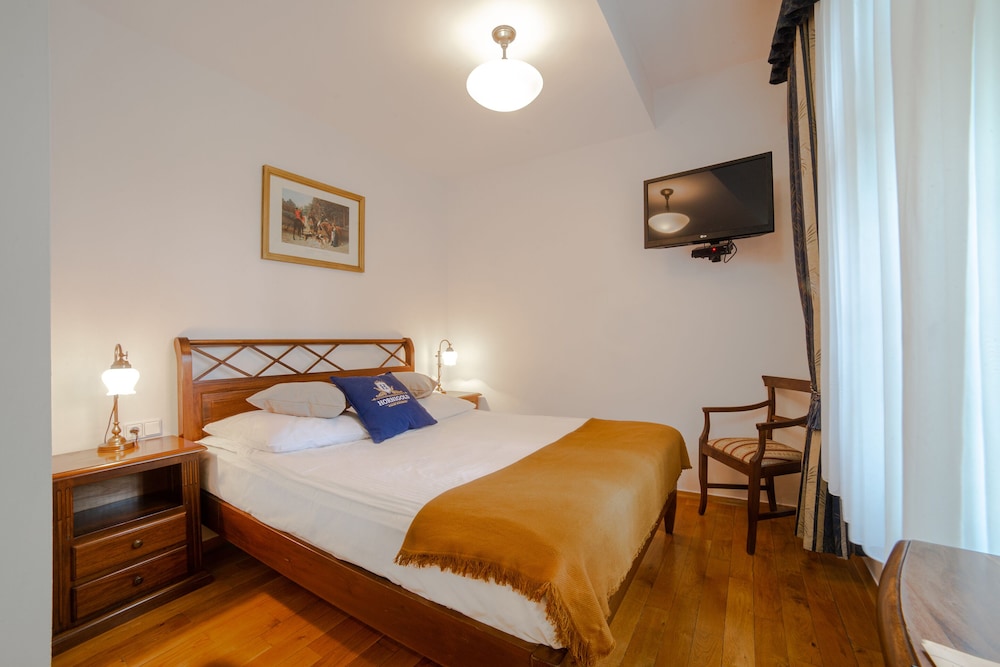 Euroresidence 38/77