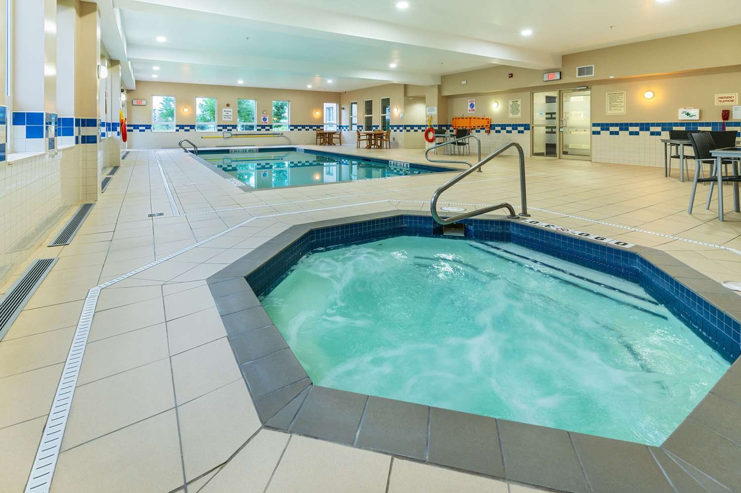 Comfort Inn & Suites Kincardine, ON 22/28