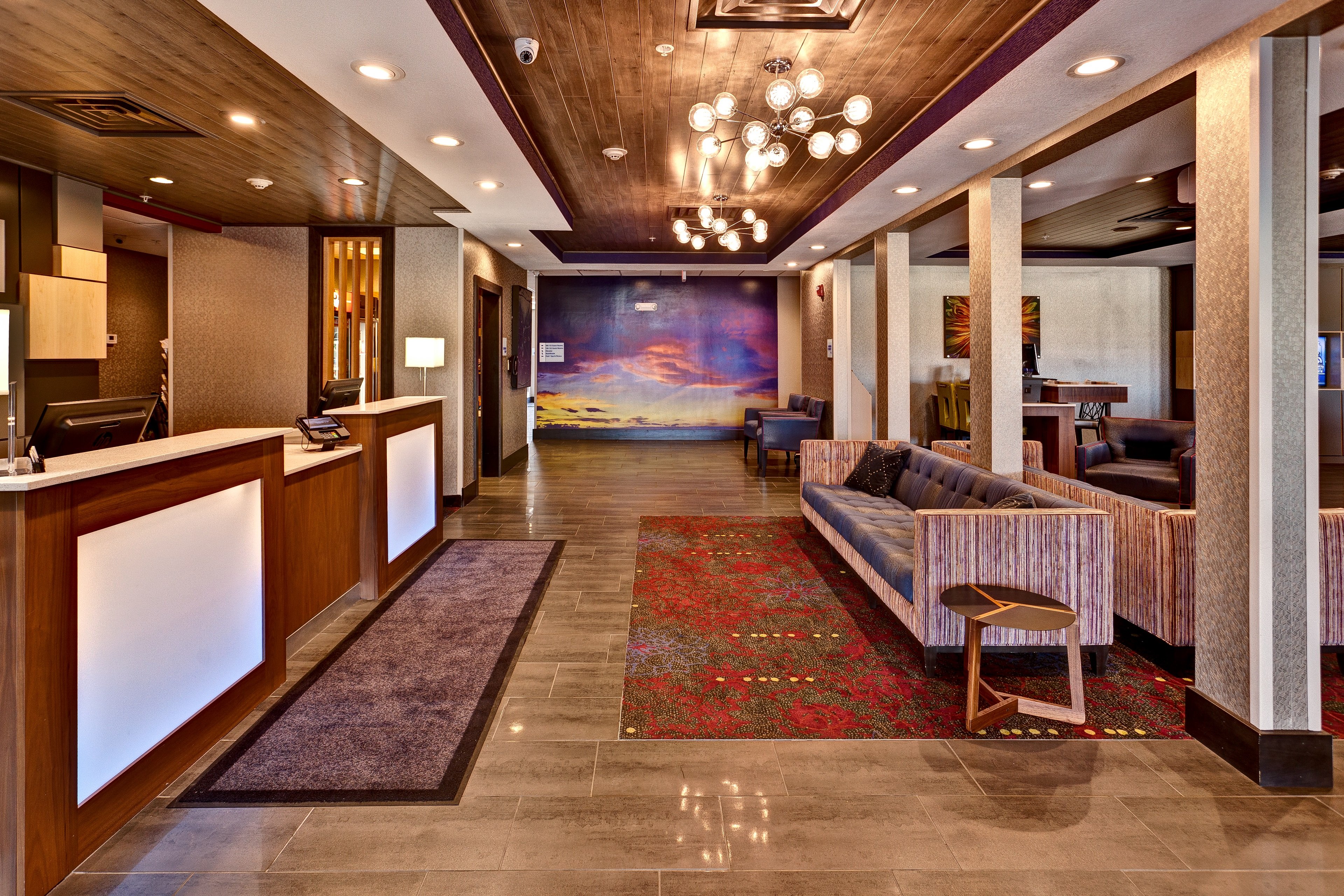 Holiday Inn Express Hutchinson 10/47