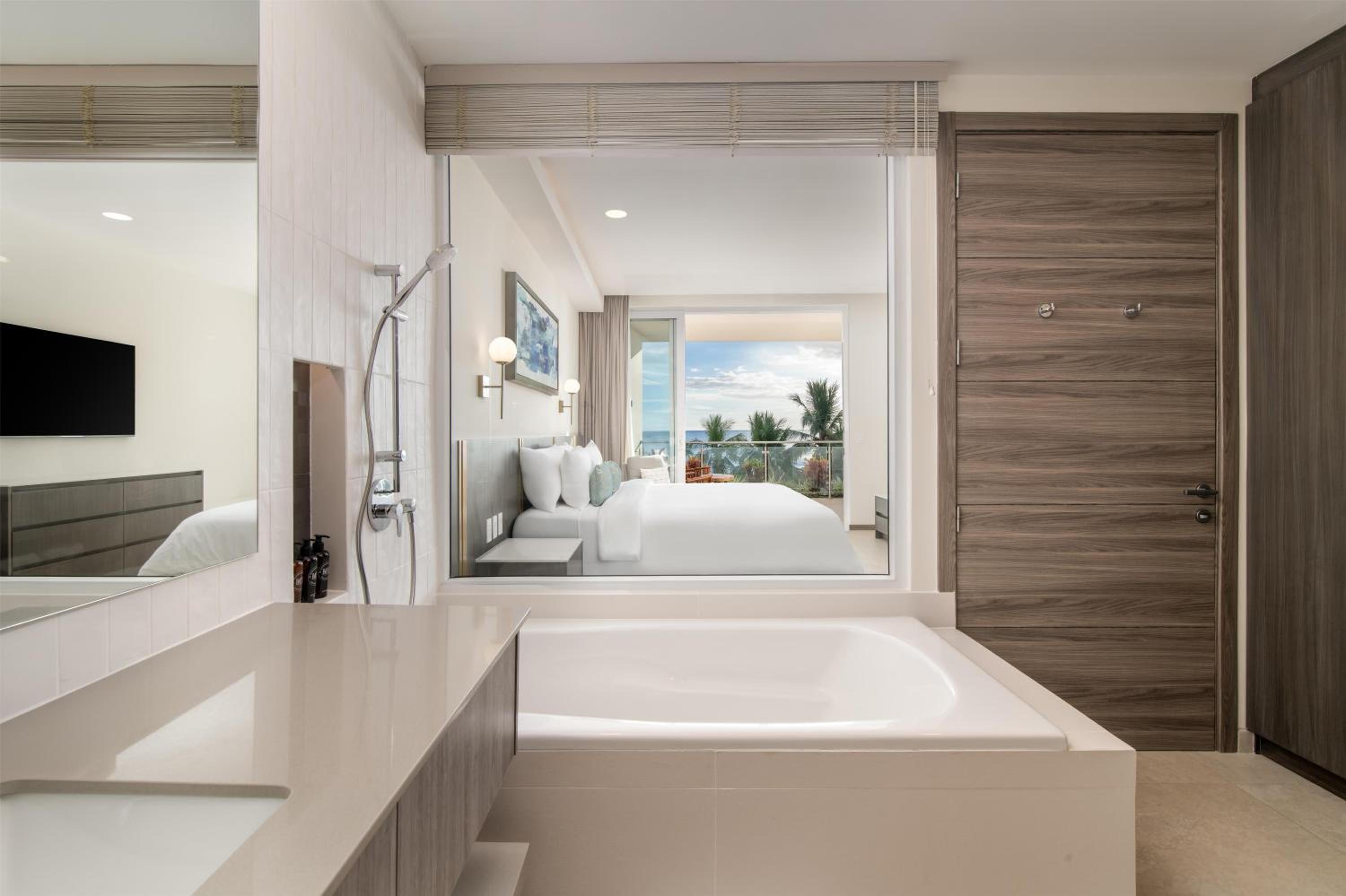 Claritas Beach Bar & Resort, WorldHotels Elite 68/70