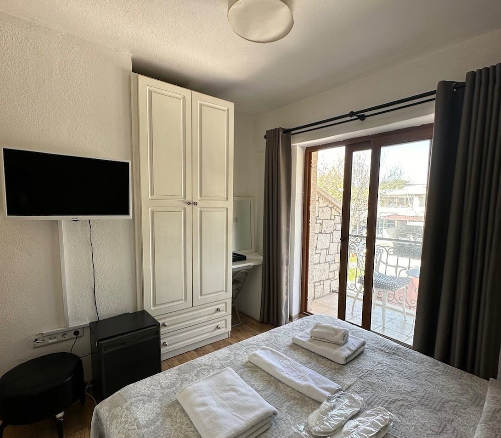 Alacati Private Hotel - Adults Only 6/17
