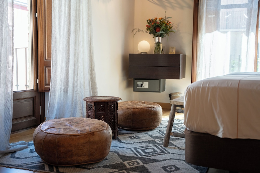 Gar Anat Hotel Boutique 56/81