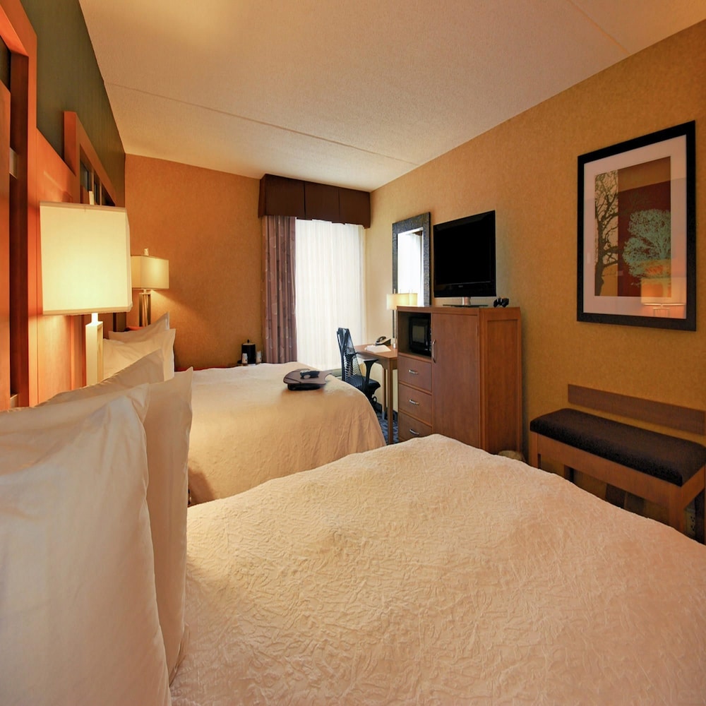 Hampton Inn Clinton, NJ 14/56