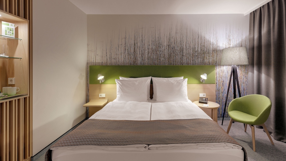 HOLIDAY INN FRANKFURT ALTE OPER 12/75
