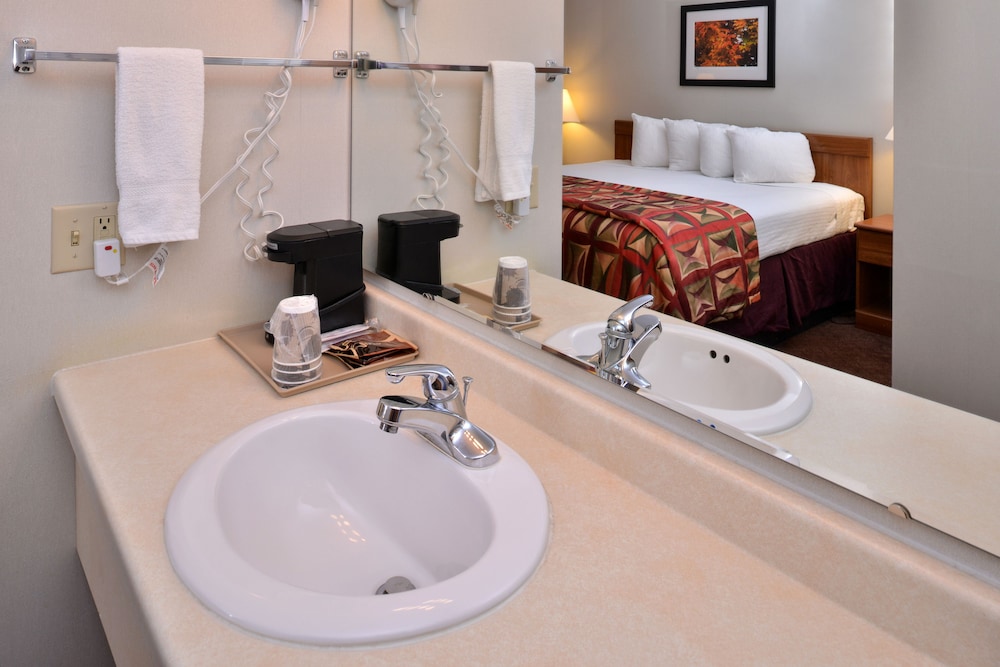 Travelodge by Wyndham Ishpeming/Marquette 49/49