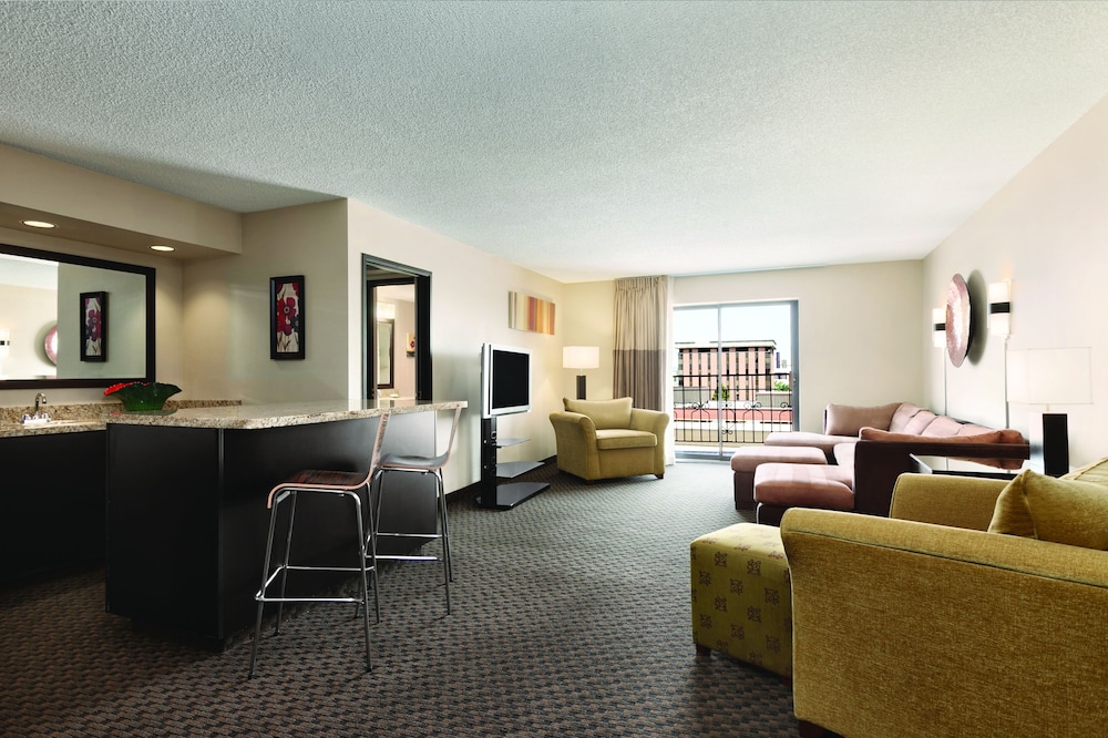 HYATT REGENCY GREEN BAY 26/59