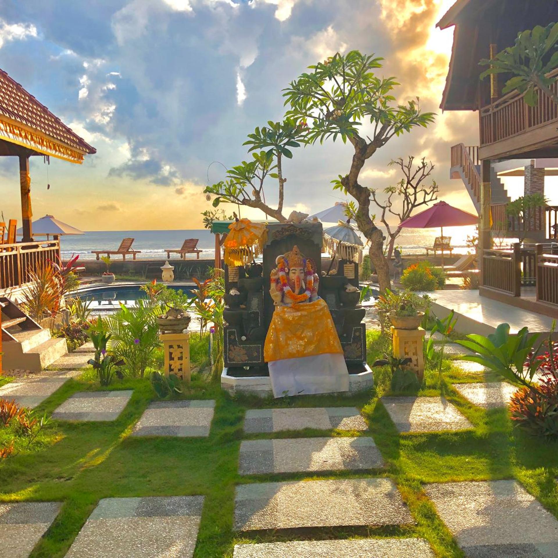 Ayu Laba Beach Villa And Resto 26/29