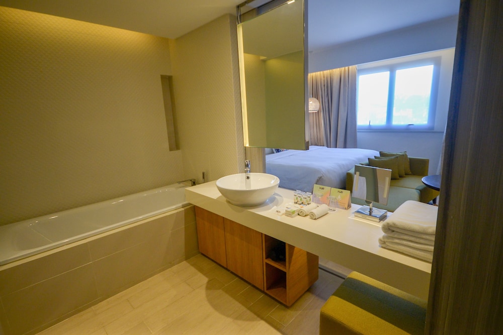 Hue Hotels and Resorts Puerto Princesa Managed by HII 66/67