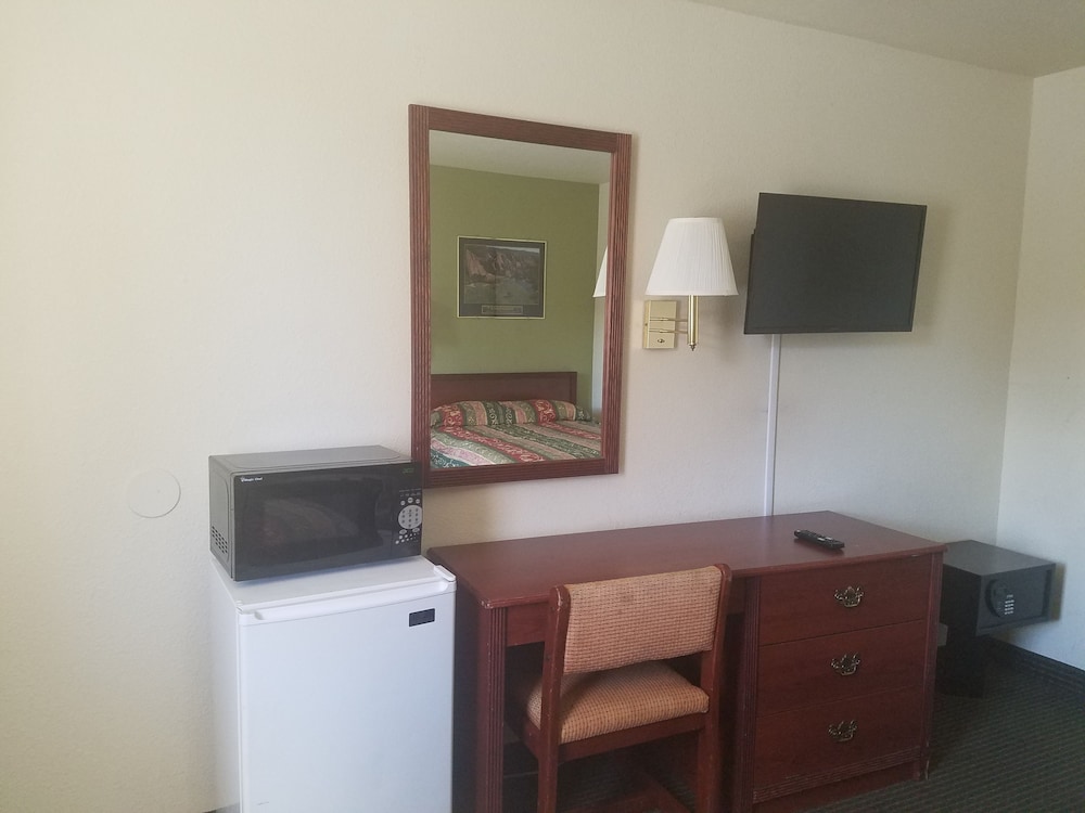 Days Inn by Wyndham Farmington NM 44/59