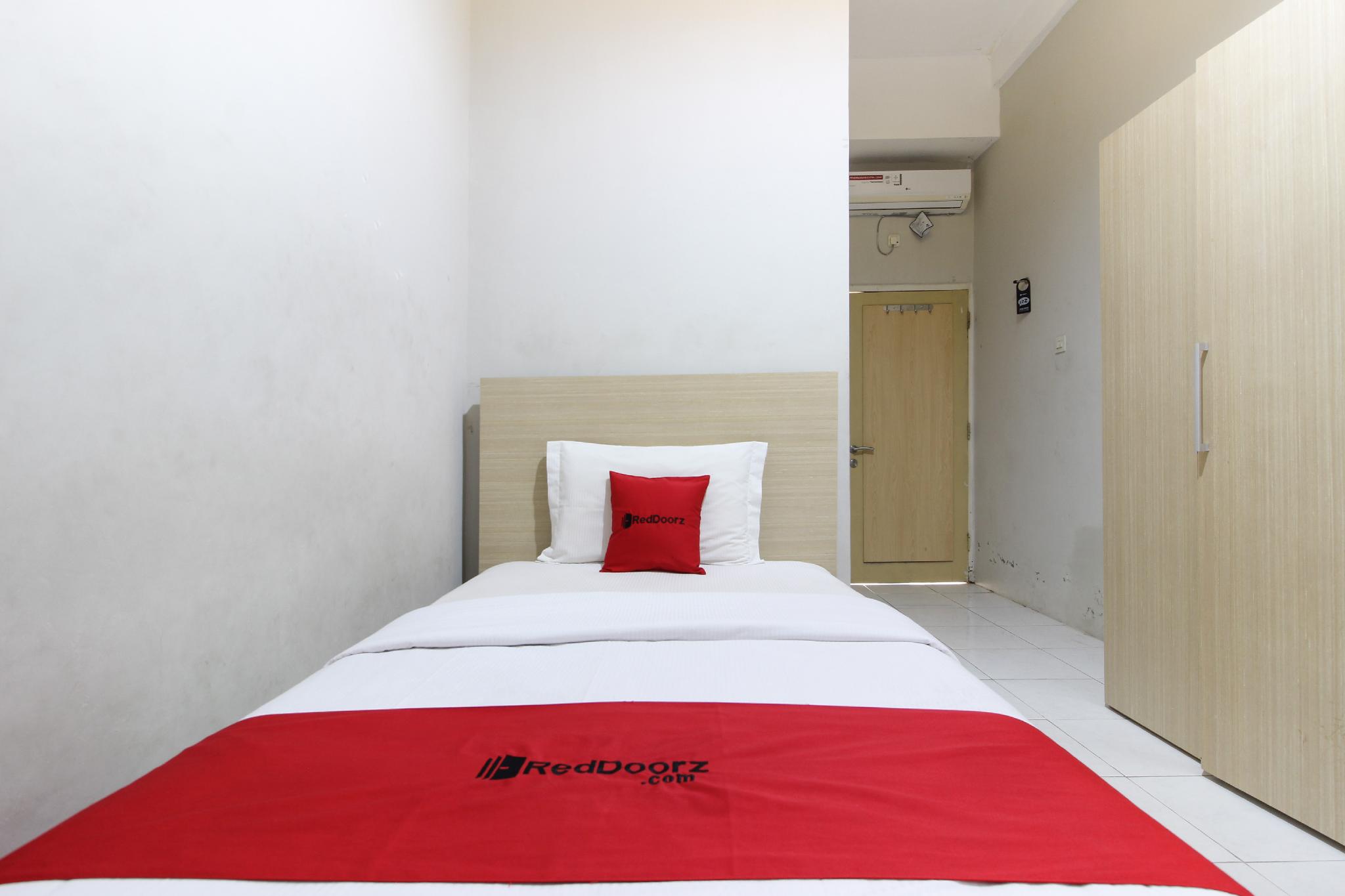 Reddoorz Plus Near Upn Jogjakarta 2 7/32