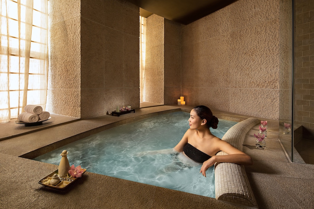 swimming pool spa