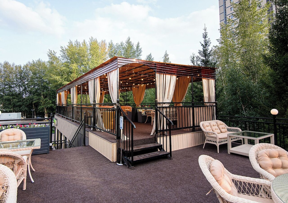 Comfort Hotel Astana 66/70