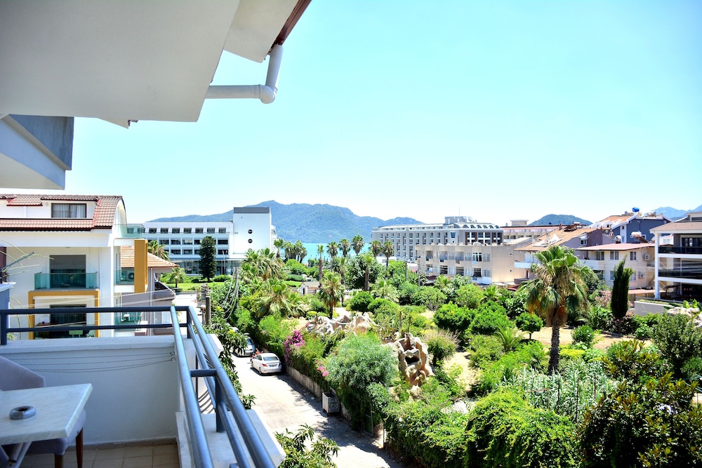 Avisos Hotel and Apartment 39/50