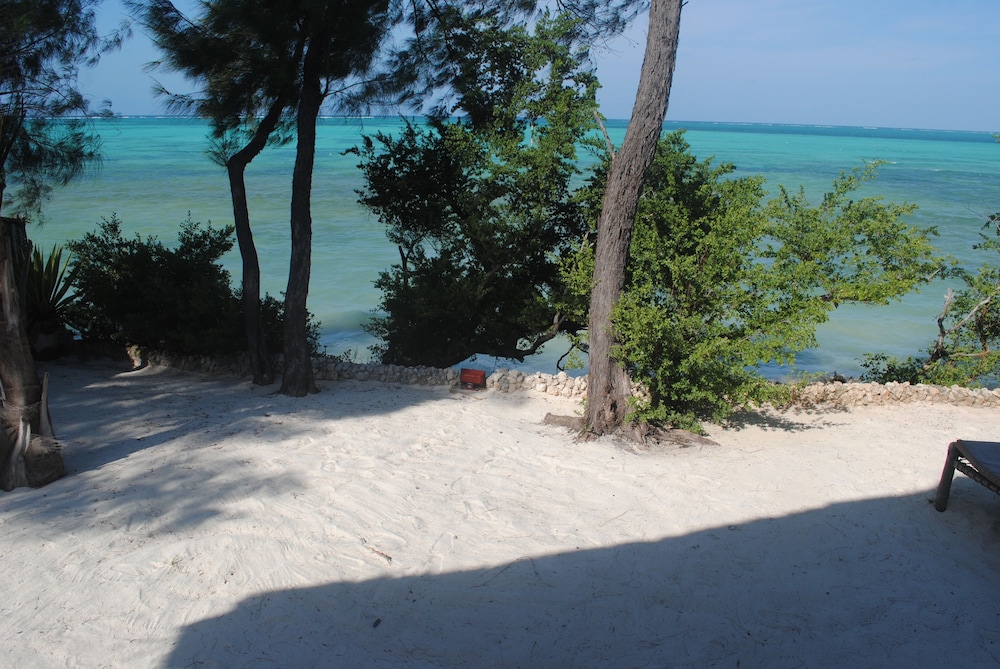 Seasons Lodge Zanzibar 10/74