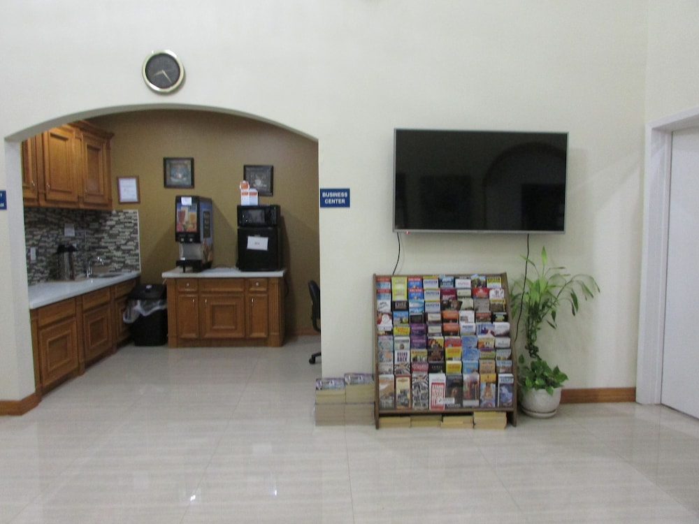 Rodeway Inn & Suites Humble IAH 29/34
