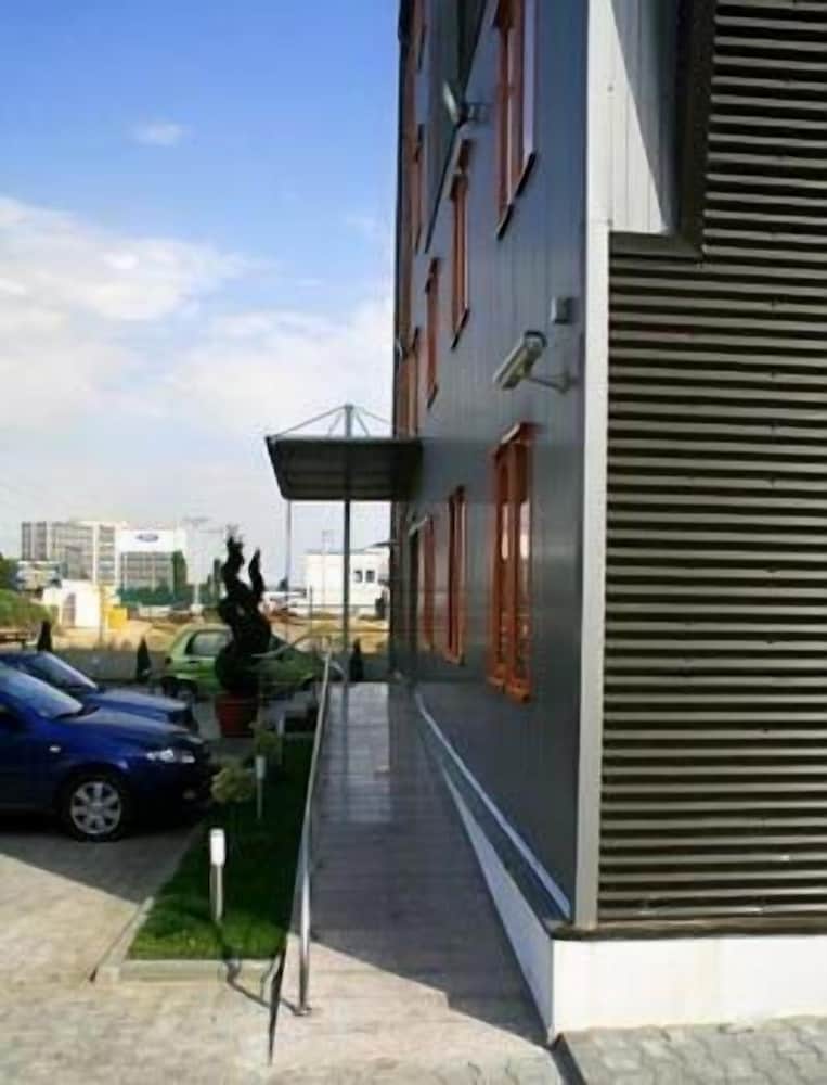 Plus Hotel 41/45