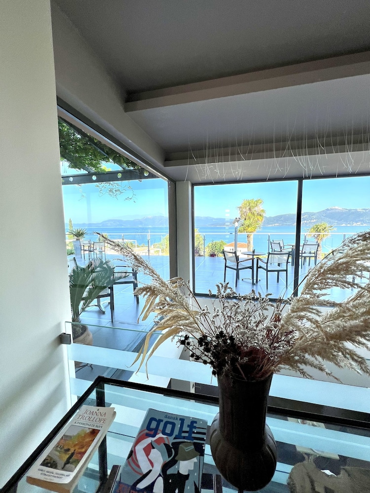 Thalassa Hotel 32/57