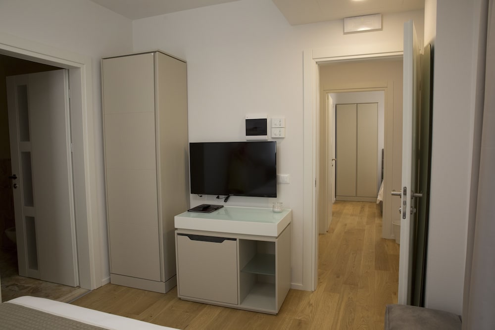 Boutique Hotel Enia 38/50