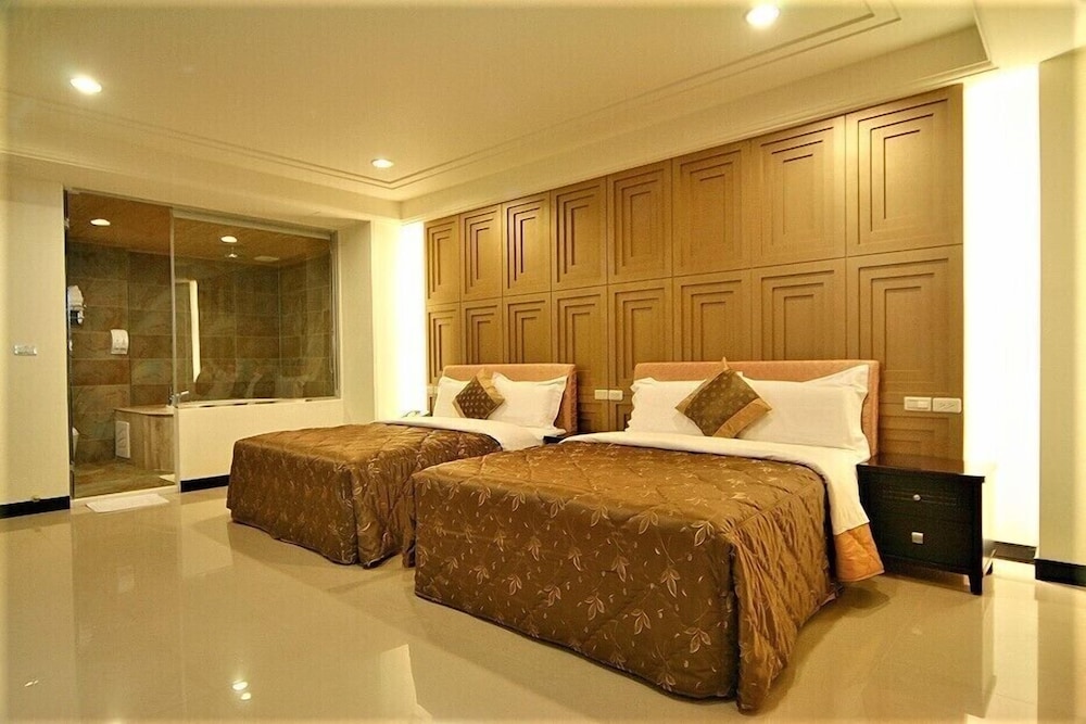 Tranquil Sea Hotel 12/46