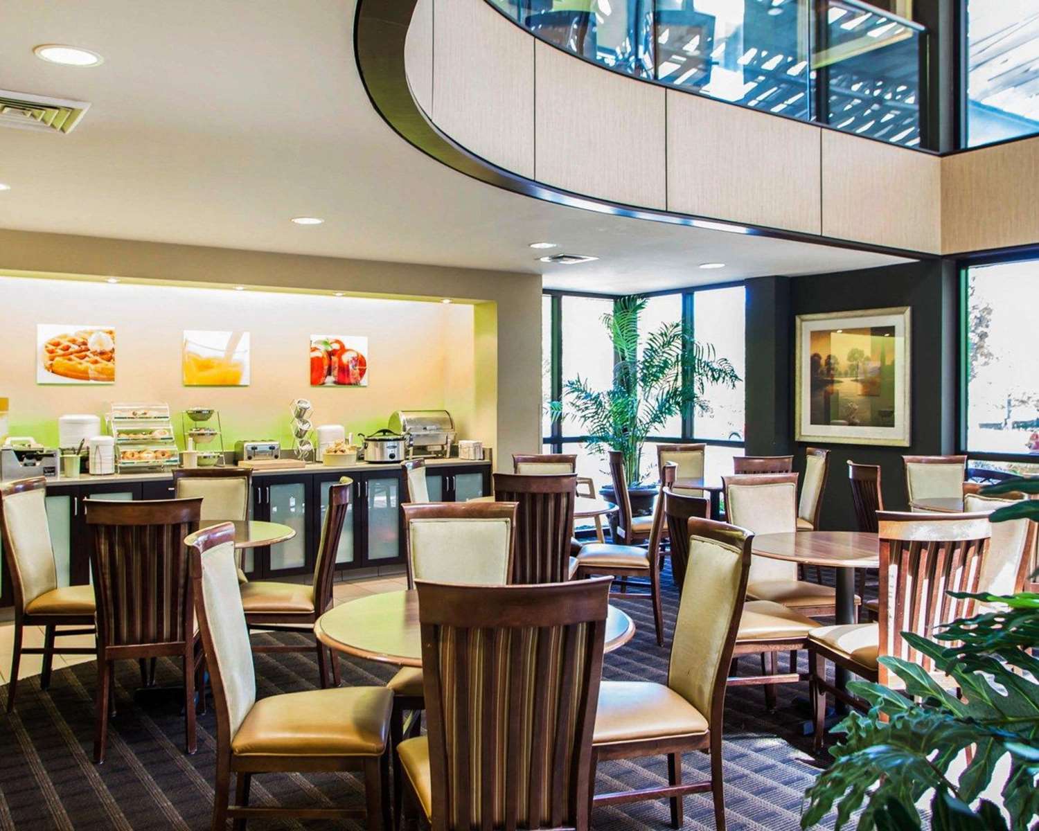 Quality Inn & Suites Peoria 37/50