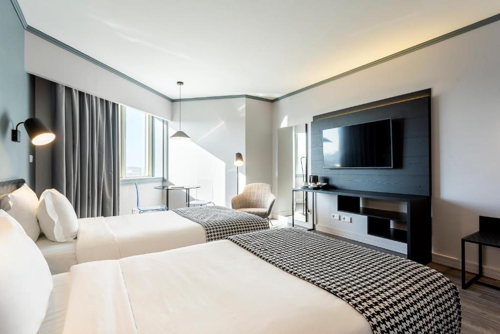 Standard, Twin Beds