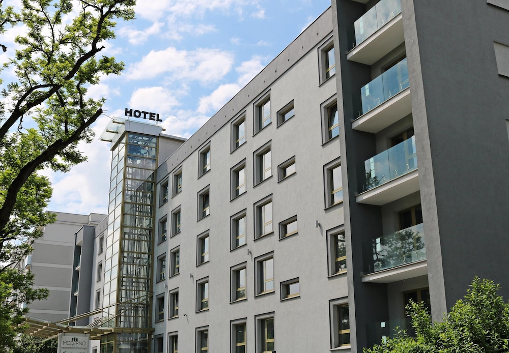 HOTEL MODERNO 4/63