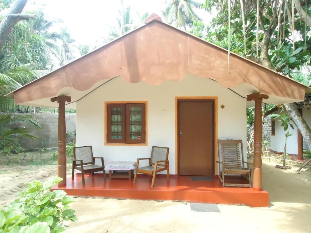 Ravana Beach Cabanas 3/36