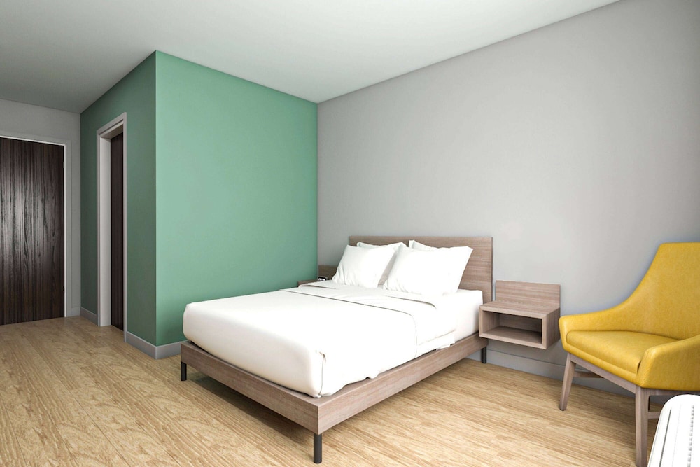 ECHO Suites Extended Stay by Wyndham Richmond West 22/49