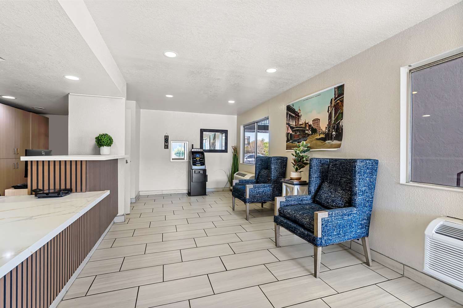 Econo Lodge Stockton near I-5 Fairgrounds 11/21