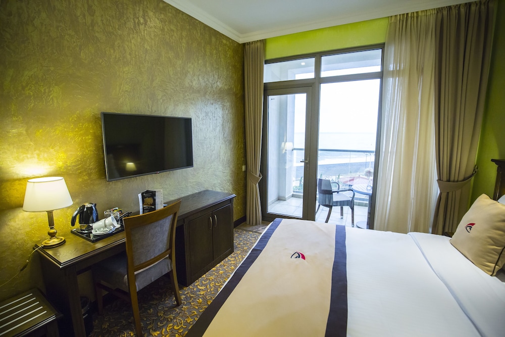 Colosseum Marina Hotel Batumi 27/72